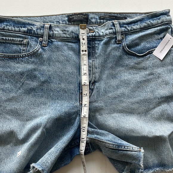 🎉 HOST PICK 🎉 Mid-Rise Denim Short - Picture 8 of 10